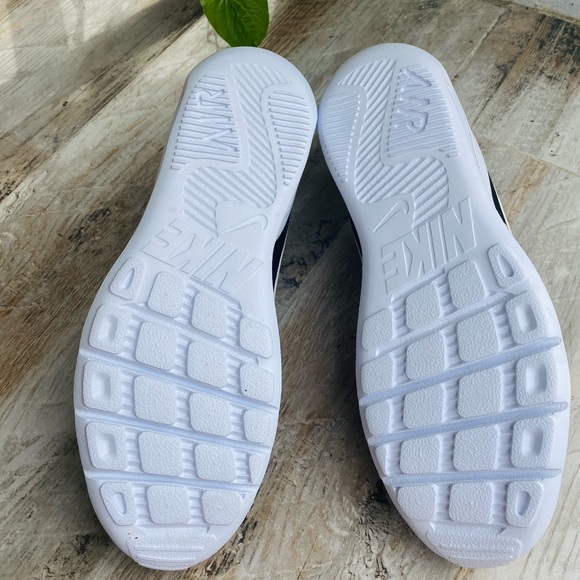 🤍🖤nike air Oketo -New 🤍🖤 - Picture 5 of 8